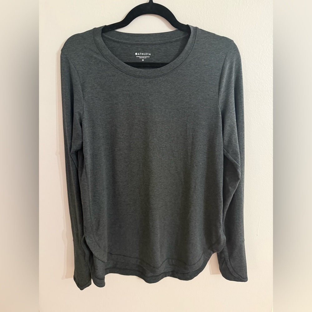 Athleta Gray Long Sleeve Performance Tee – Size M